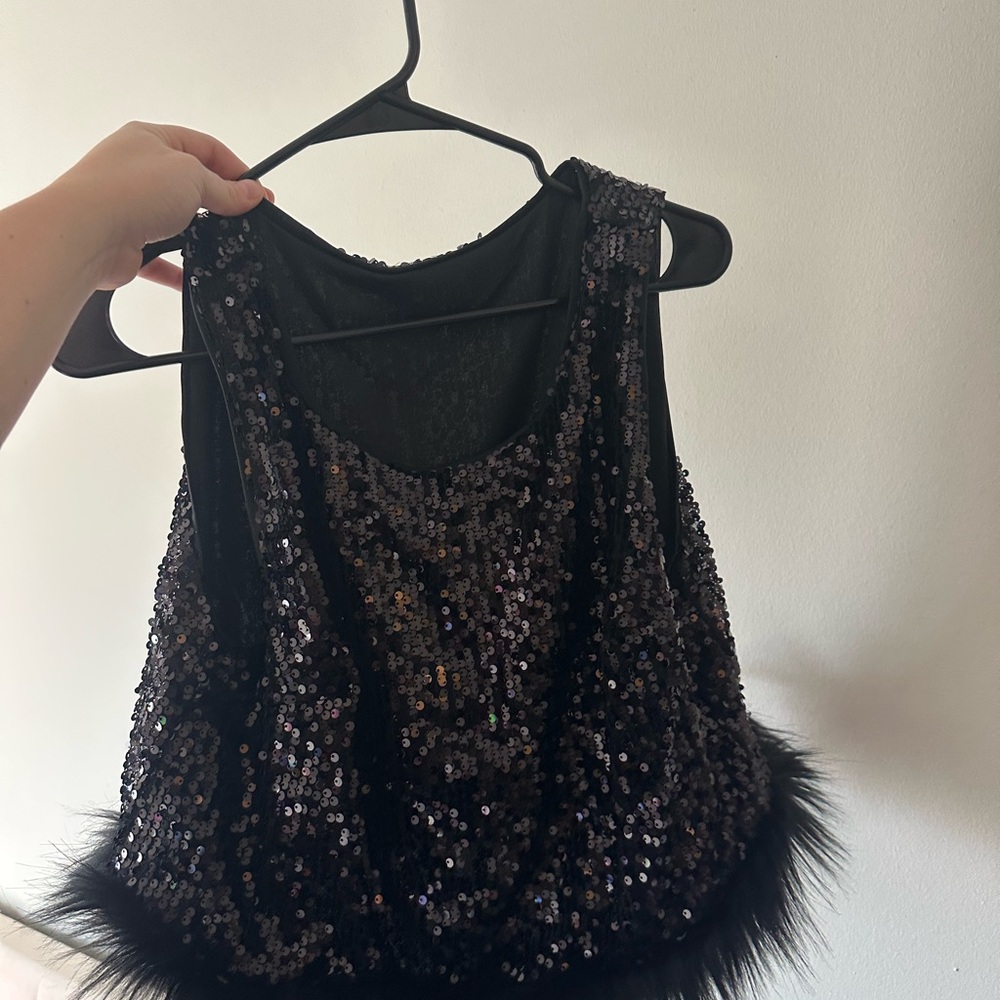 SHEIN Black Sleeveless Top with Fur Detail